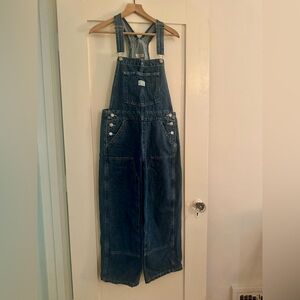 Levi’s Baggy Utility Patch pocket overalls